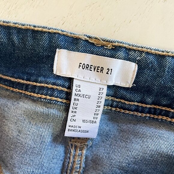 NWT Forever 21 Reworked High Rise Denim Shorts Size 27 - Picture 3 of 8
